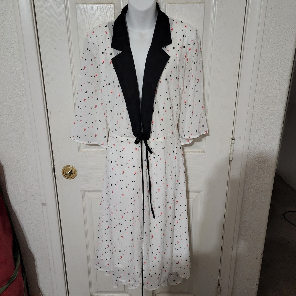 Unique 21 dress cover.  Size 10. NWT